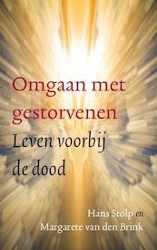 Omgaan met gestorvenen - Hans Stolp, Margarete van den Brink (ISBN 9789020214765)